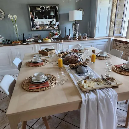 D'hotes Le Bernes Nocleg ze śniadaniem 3*