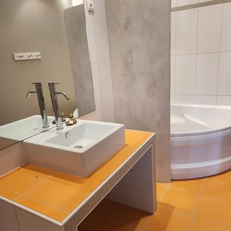 לינה וארוחת בוקר D'hotes Le Bernes